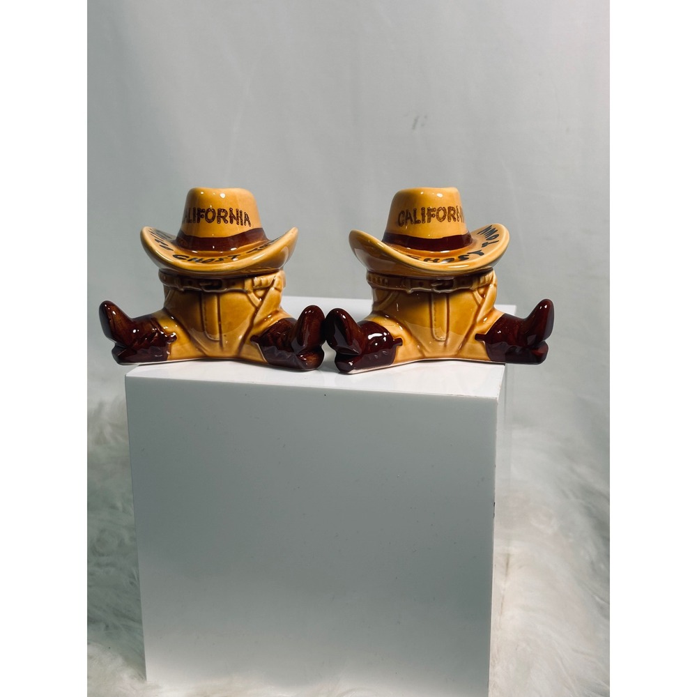 Vintage Calico Ghost Town California Cowboy Hat and‎ Boots Salt Pepper Shakers